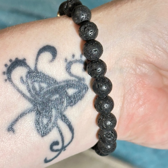 Multicolor 7 stone chakra stretchy bracelet w/black lava stones - Picture 14 of 16